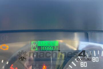 2013 Isuzu FSD 850 Tilt Tray/Crane Truck