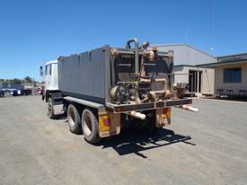 International ACCO 1850D Water truck Truck - picture0' - Click to enlarge