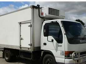 2000 ISUZU NPR 300 Refrigerated - picture0' - Click to enlarge