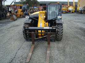 JCB 527-58 telehandler - Hire - picture1' - Click to enlarge