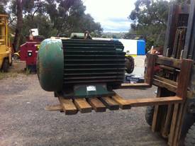 160 KW. 2 pole motor - picture0' - Click to enlarge