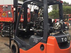 TOYOTA FORKLIFT 1.8 TON 4700MM LIFT SIDE SHIFT - picture0' - Click to enlarge