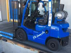 2009 Toyota Forklift 8FG20  - picture2' - Click to enlarge