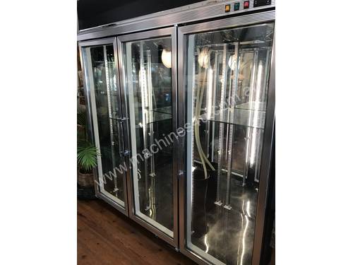 Skope TME650/1000 3 door vertical display fridge 