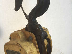 Chain Hoist 5 ton x 6 meter lift drop Block and Tackle Boss Bullivants - picture2' - Click to enlarge
