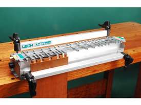 Leigh D4R Pro Dovetail Jig with Metric Scales - picture1' - Click to enlarge