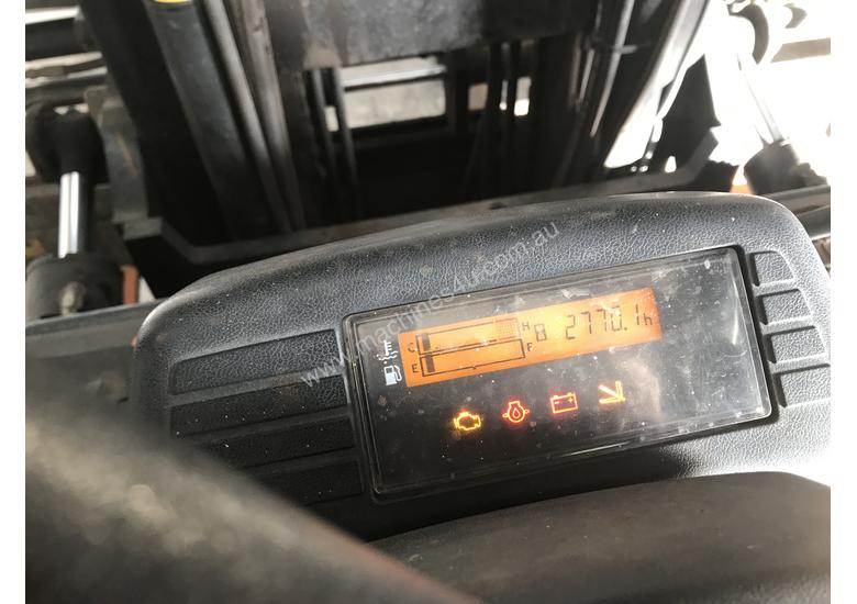 caption Toyota 5 Ton Forklift