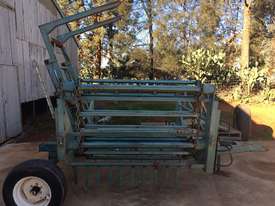 John Shearer Twin bale feeder Bale Wagon/Feedout Hay/Forage Equip - picture2' - Click to enlarge