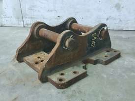 HEAD BRACKET TO SUIT 4-6T EXCAVATOR D967 - picture0' - Click to enlarge