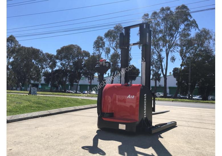 caption 1.2 Ton Electric Stacker Pallet