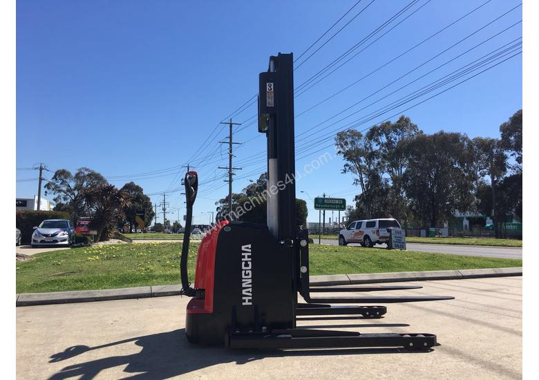 caption 1.2 Ton Electric Stacker Pallet