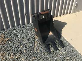 300mm ECH bucket for sale - picture0' - Click to enlarge