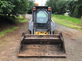 2006  New Holland LS170 Skidsteer - picture0' - Click to enlarge