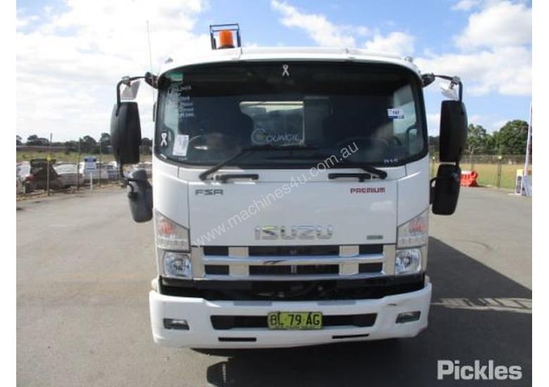 caption 2011 Isuzu FSR 850 LWB