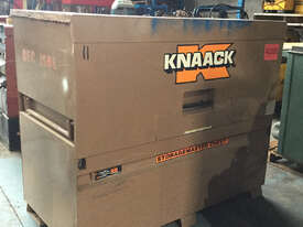 Knaack Site Tool Box Lockable Piano Box Storagemaster Tool Chest Model 89AZ - picture0' - Click to enlarge