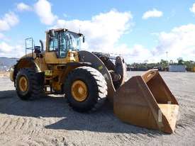 VOLVO L250G Wheel Loader - picture2' - Click to enlarge