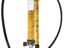 Enerpac Hydraulic Hand Pump Single Speed Steel Body - picture1' - Click to enlarge