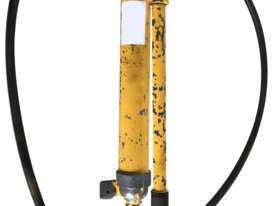 Enerpac Hydraulic Hand Pump Single Speed Steel Body - picture2' - Click to enlarge