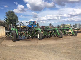 Boss Agriculture Para-Flex Single Disc Planters Seeding/Planting Equip - picture0' - Click to enlarge