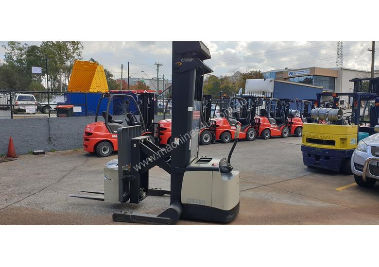 caption CROWN SHR 6.06m WALKIE REACH