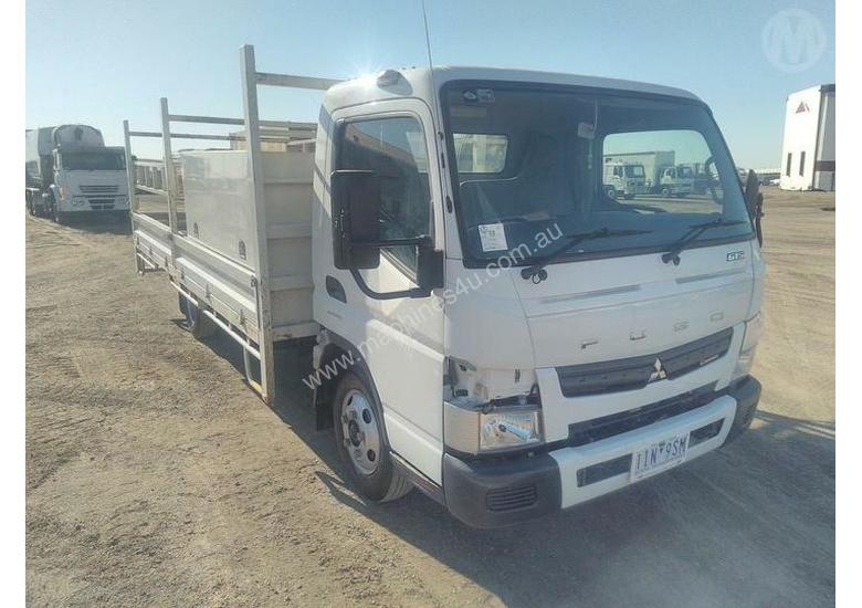caption Mitsubishi Canter