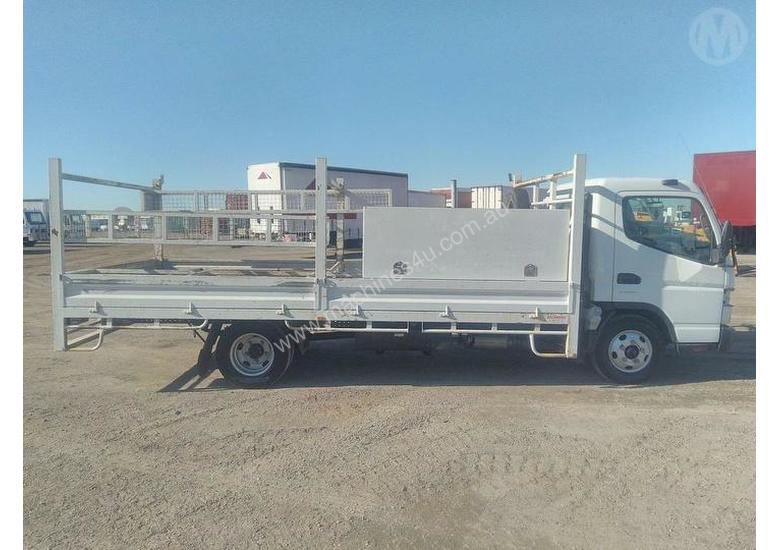 caption Mitsubishi Canter
