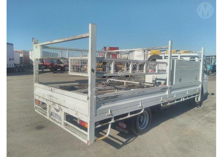 caption Mitsubishi Canter