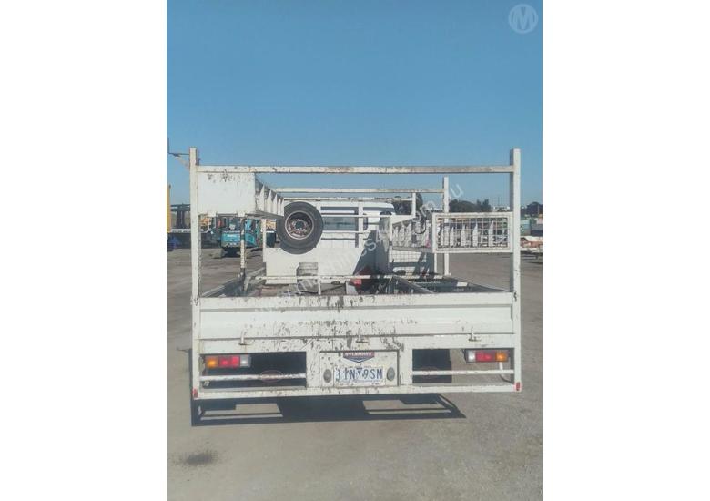 caption Mitsubishi Canter