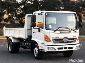 2010 Hino FC4J Series 2 - picture0' - Click to enlarge