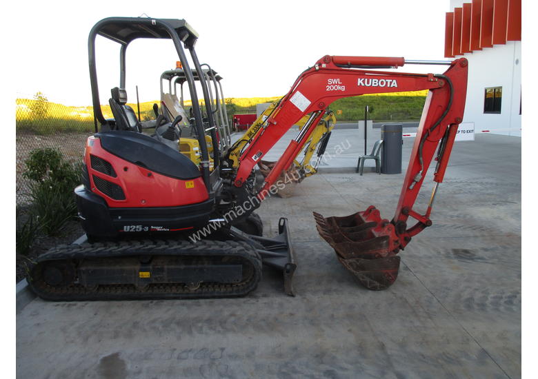 caption Kubota U25-3 Used