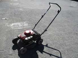 Honda HRU196 Buffalo Mower - picture2' - Click to enlarge