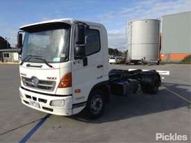 2011 Hino FC 500 1022 - picture2' - Click to enlarge