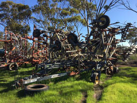 Flexicoil 820 Air Seeder Seeding/Planting Equip - picture0' - Click to enlarge
