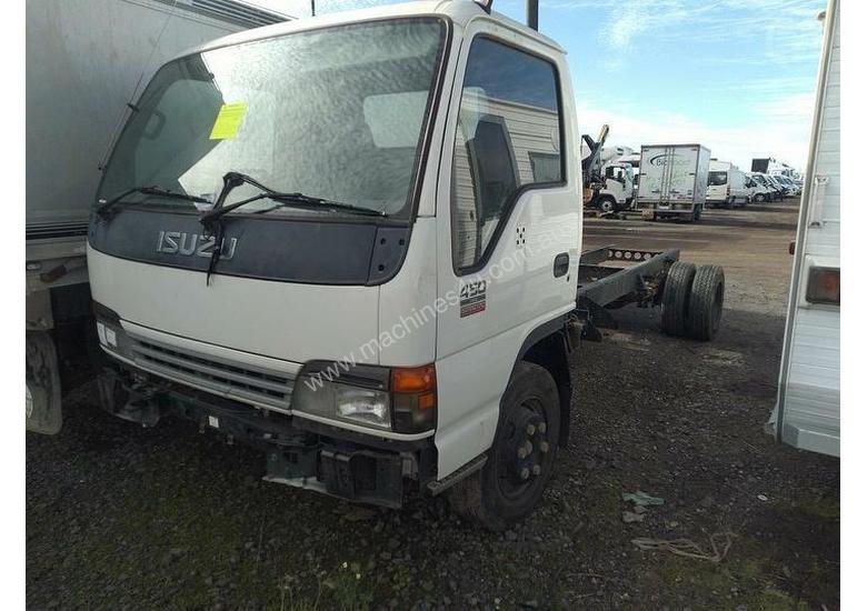 caption Isuzu NQR450
