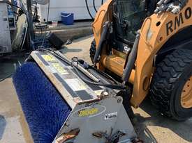 Bobcat broom attachment - picture0' - Click to enlarge
