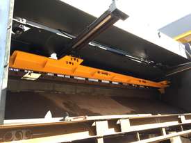 MACHTECH HYDRAULIC GUILLOTINE - picture0' - Click to enlarge