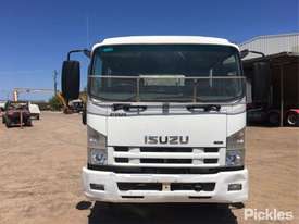 2008 Isuzu FRR500 - picture1' - Click to enlarge