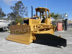 CATERPILLAR D4G XL Bulldozer w Slope board fitted DOZCATG - picture0' - Click to enlarge