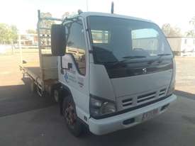 Isuzu 300 - picture0' - Click to enlarge