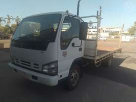 Isuzu 300 - picture1' - Click to enlarge