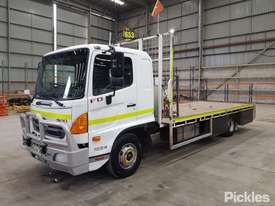 2010 Hino FD1J Series 2 - picture2' - Click to enlarge