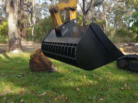 3 - 4.5 Ton 1000mm Excavator Sieve Bucket (with bolt-on edge) - picture0' - Click to enlarge