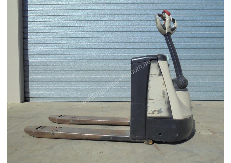 caption Crown WP2320 Pallet Jack Jack/Lifting