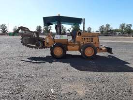 Two Case Trencher - picture2' - Click to enlarge