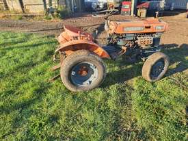 Kubota B6000 Tractor - picture0' - Click to enlarge