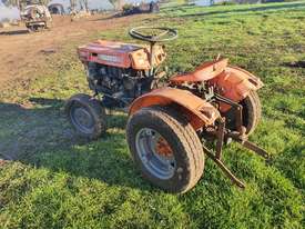 Kubota B6000 Tractor - picture1' - Click to enlarge