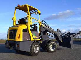 Mini Loader Electric Powered  - picture1' - Click to enlarge