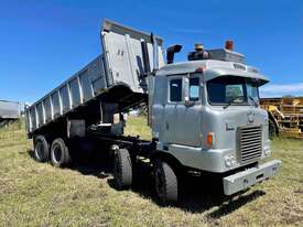 LEADER A8 series tipping truck - picture0' - Click to enlarge