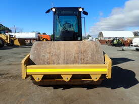 2015 Caterpillar CS533E XT Smooth Drum Roller - picture0' - Click to enlarge