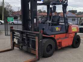 Toyota 7FG70 7 Ton forklift for sale 2.4m long tynes Side shift & Hydraulic forks 5.5m mast - picture0' - Click to enlarge